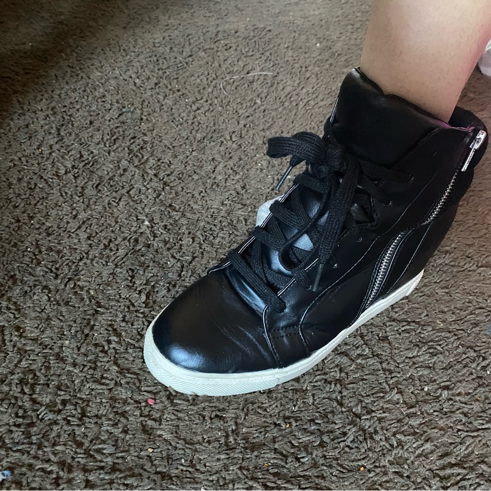 High top sneakers (hidden heel)